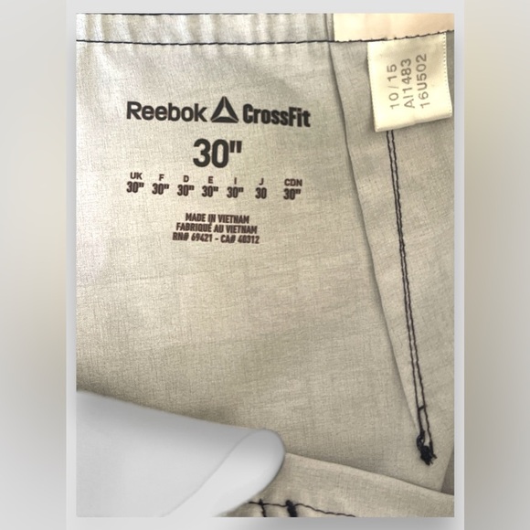 REEBOK CrossFit Shorts Mens Size 30 Board Shorts Black Hero Star & Stripes EUC - Picture 9 of 9
